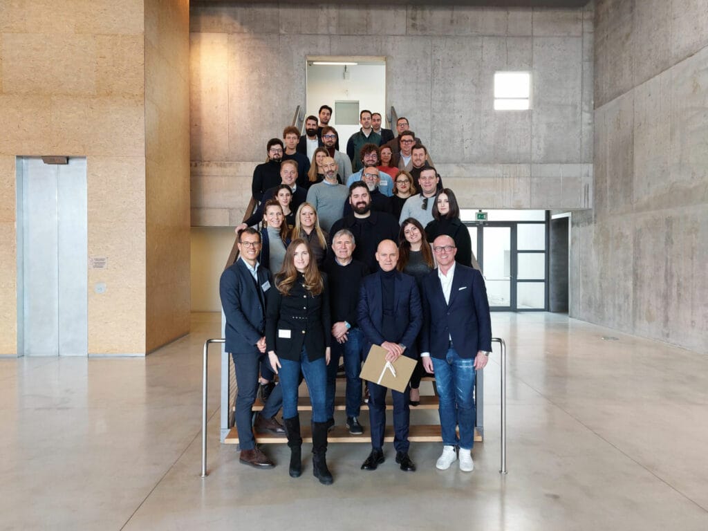 Visita: Staff International